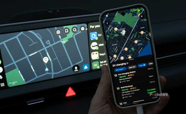 Waze running on Android Auto 