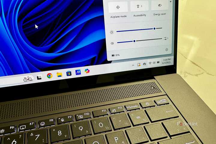 Battery icon on Windows 11.