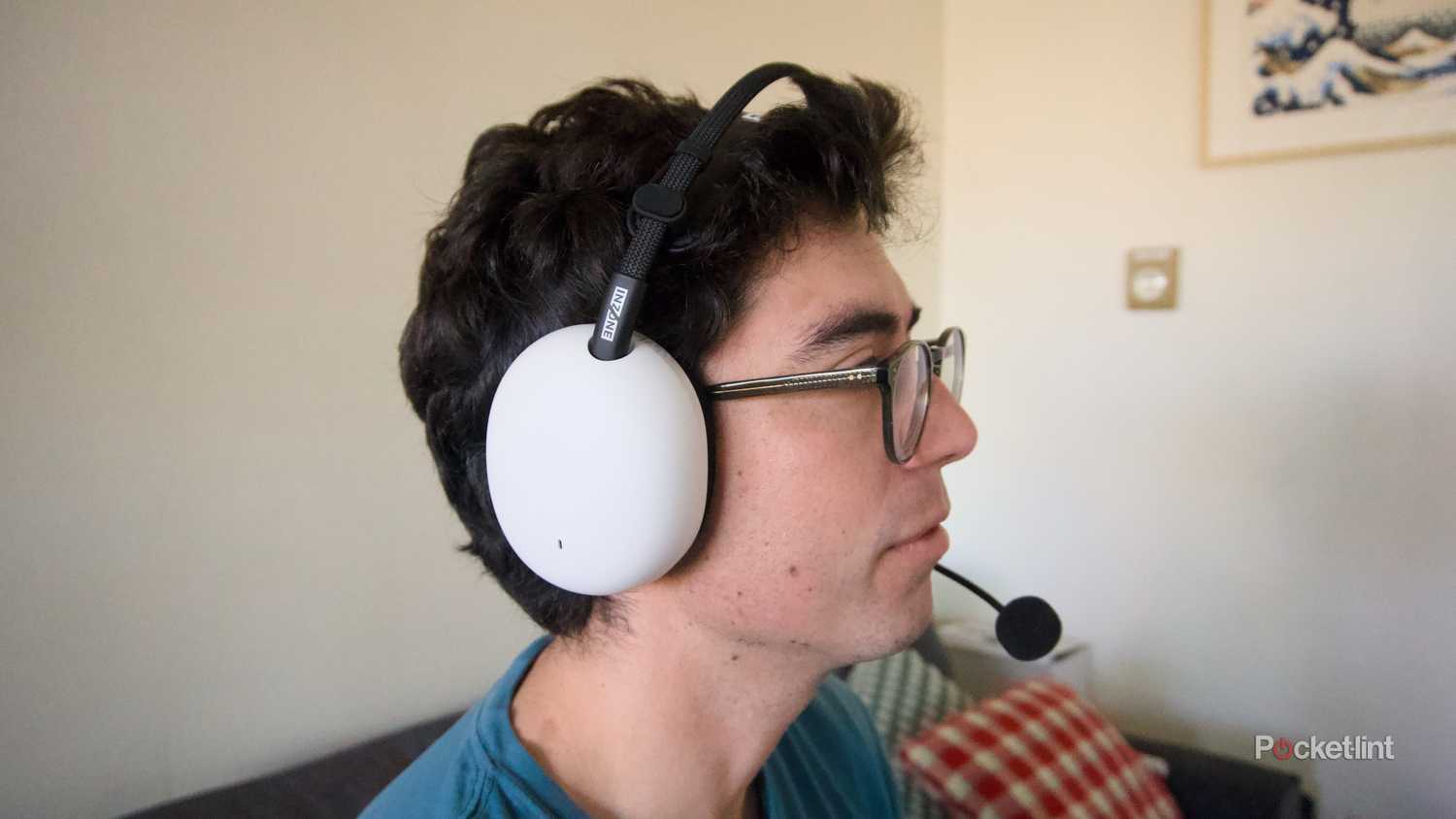 Someone wearing the InZone H9 II with their head turned to the side.