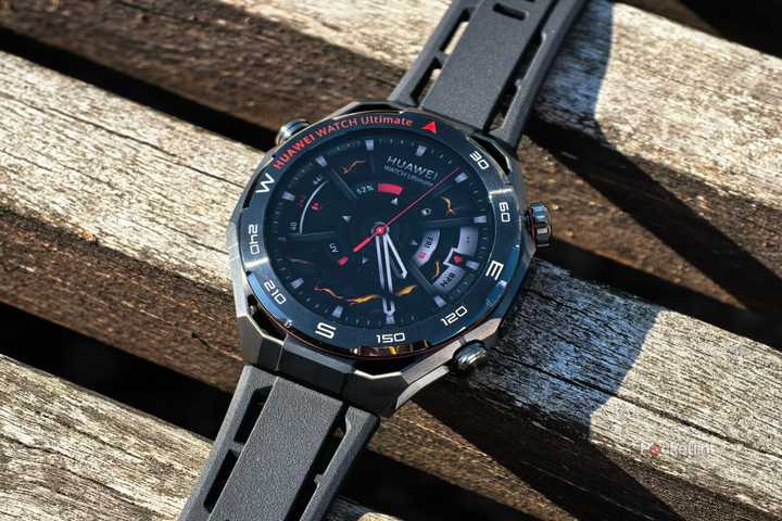 Huawei Watch Ultimate 2 on a wooden bench