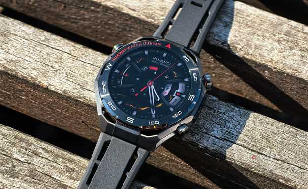 Huawei Watch Ultimate 2 on a wooden bench