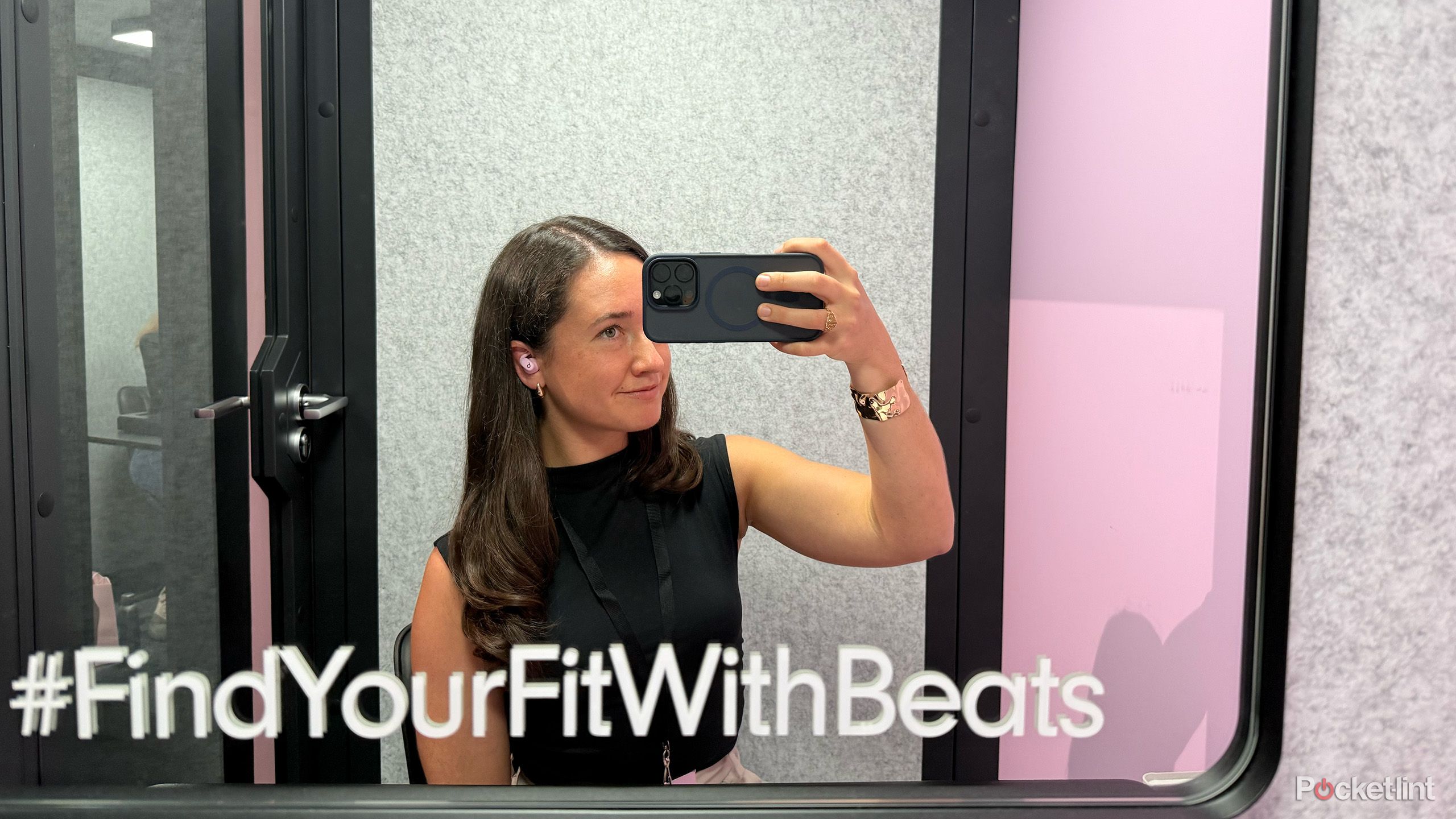 Kelsey selfie beats event.