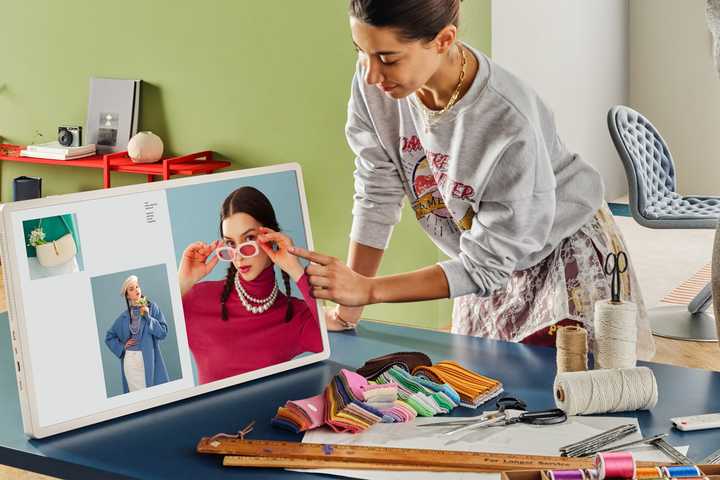 LG StanbyME 2 being used for art.