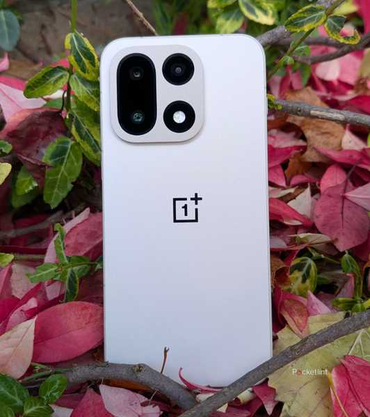 OnePlus 15 beauty shot 1