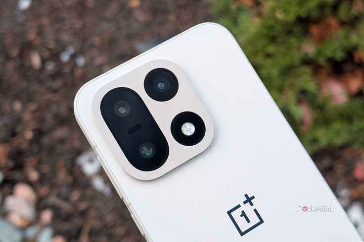 OnePlus 15 beauty shot 9