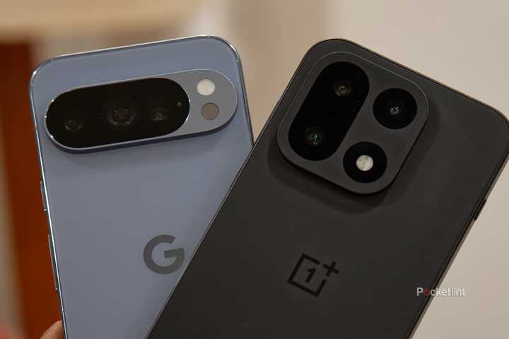 OnePlus 15 and Pixel 10 Pro in hand