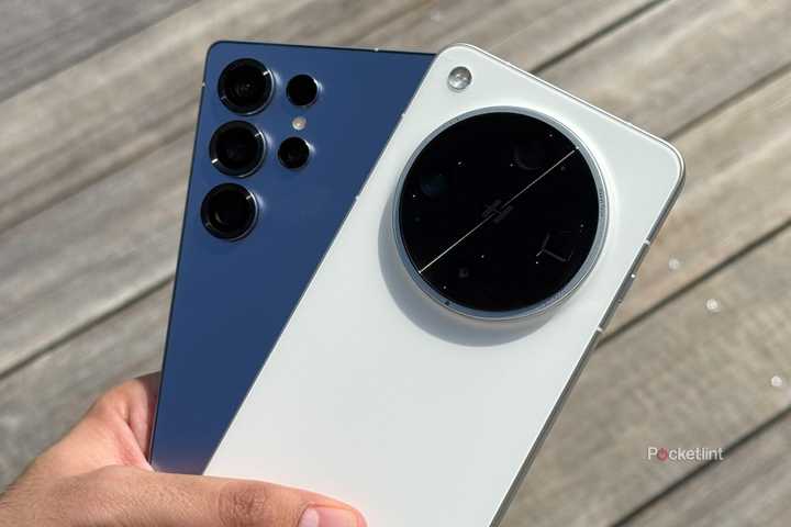 Samsung Galaxy S25 Ultra and Oppo Find X8 Ultra in hand