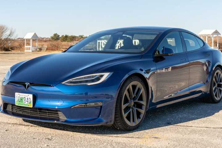 Front quarter view of the Tesla Model S Plaid.