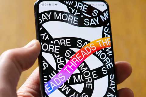 The Threads splash screen on Android.