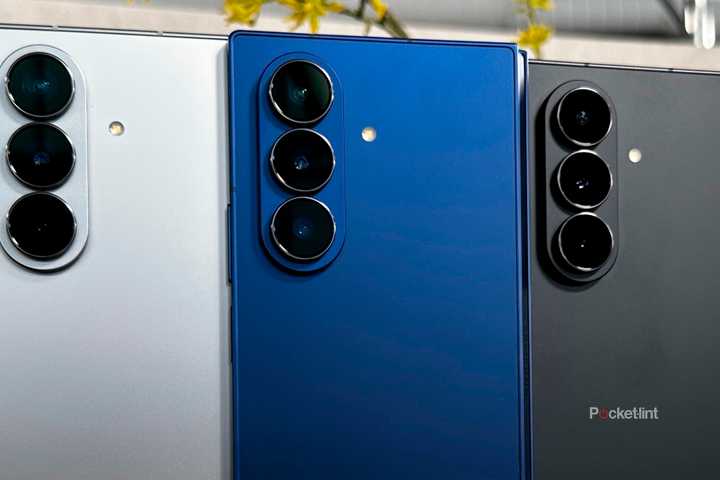 Galaxy Z Fold 7 cameras.